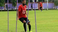 Gelandang Bali United, Marcos Flores, tidak masalah diduetkan dengan siapapun di lini tengah Serdadu Tridatu. (Bola.com/Muhammad Qomarudin)