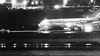 Muncul dugaan, MH370 dibajak. Tak ada salahnya kita mengingat apa yang terjadi pada 24 November 1971, 43 tahun lalu.