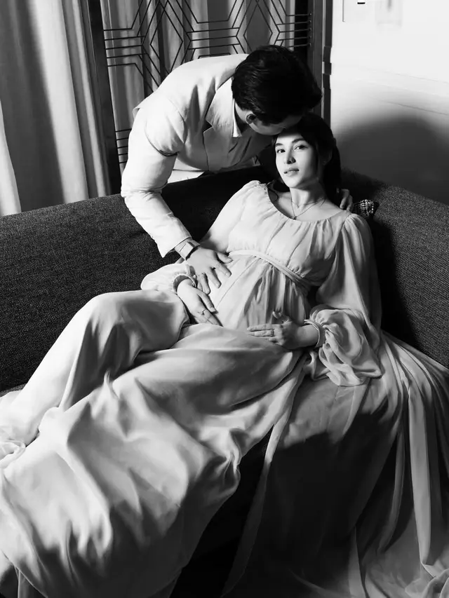 Maternity Shoot Chelsea Islan Hamil Anak Pertama dengan gaya elegan. [@chelseaislan]