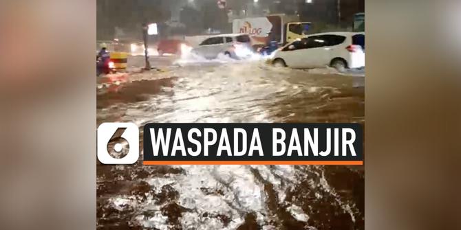 VIDEO: Hujan Deras, Beberapa Kawasan di Jakarta Tergenang