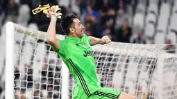 Kiper gaek Italia itu memutuskan kembali ke klub lamanya setelah 20 tahun berpisah dan rela bermain di Serie B musim depan. (EPA/Alessandro Di Marco)