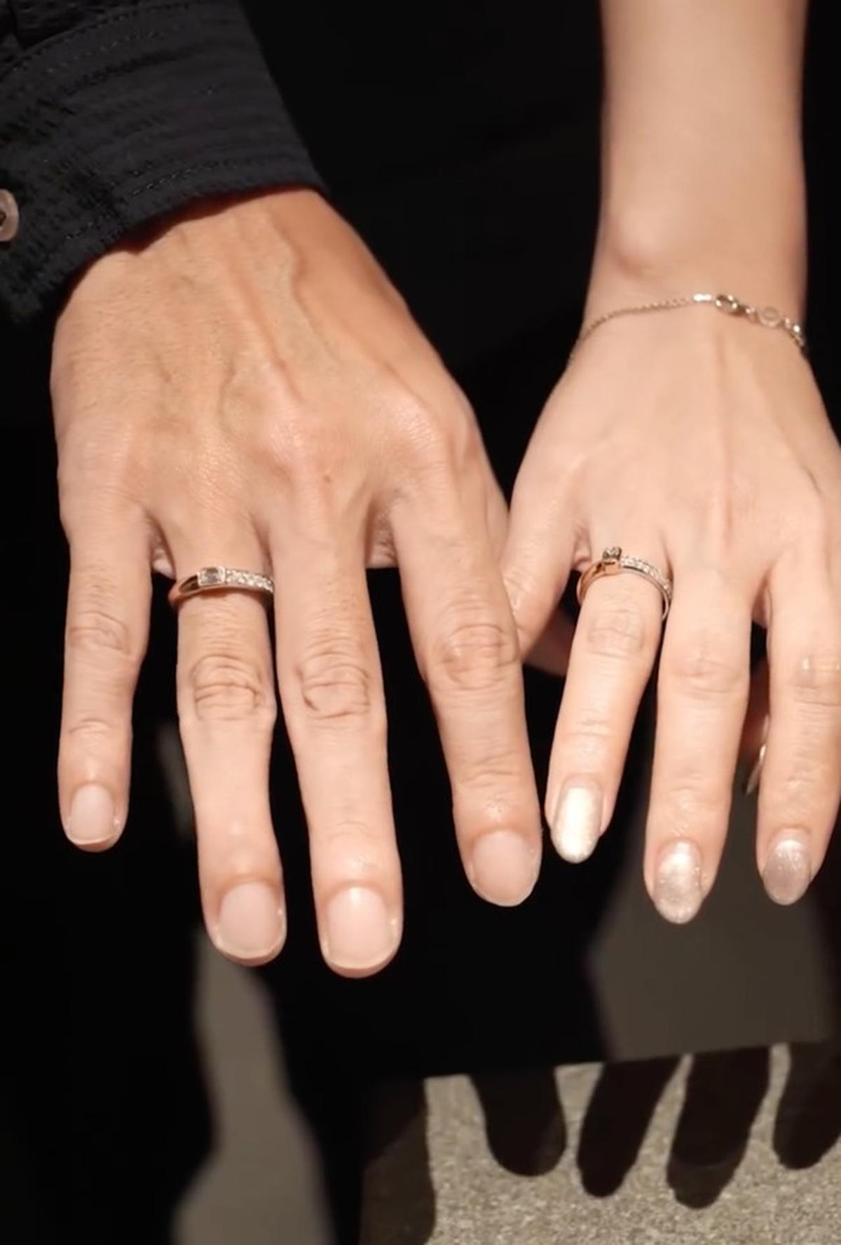 Ello Beri Kado Istri Cincin Kawin Edisi 2.0 dengan Pesan: Jangan Berhenti Doakan Aku dan Anak-anak