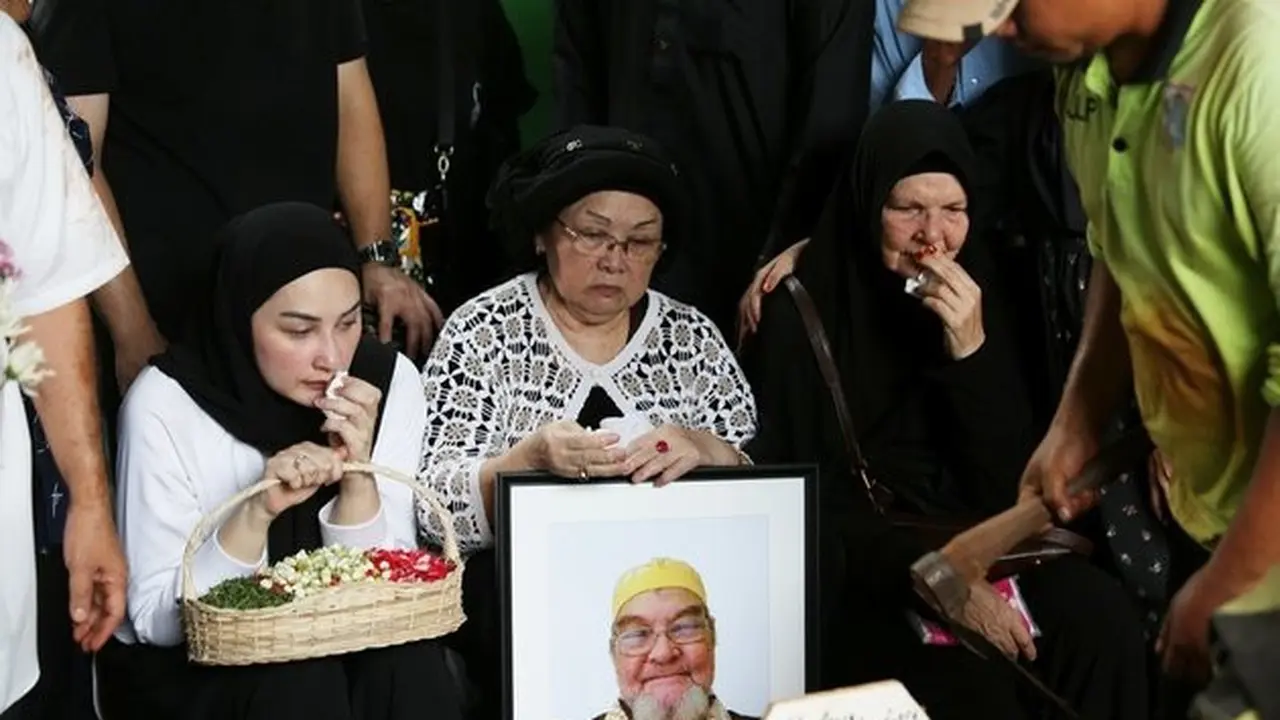 Ayah Mona Ratuliu Meninggal Dunia. (KapanLagi.com/Budy Santoso)