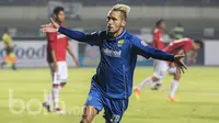 Persib Bawa Raphael Maitimo ke Markas PS TNI