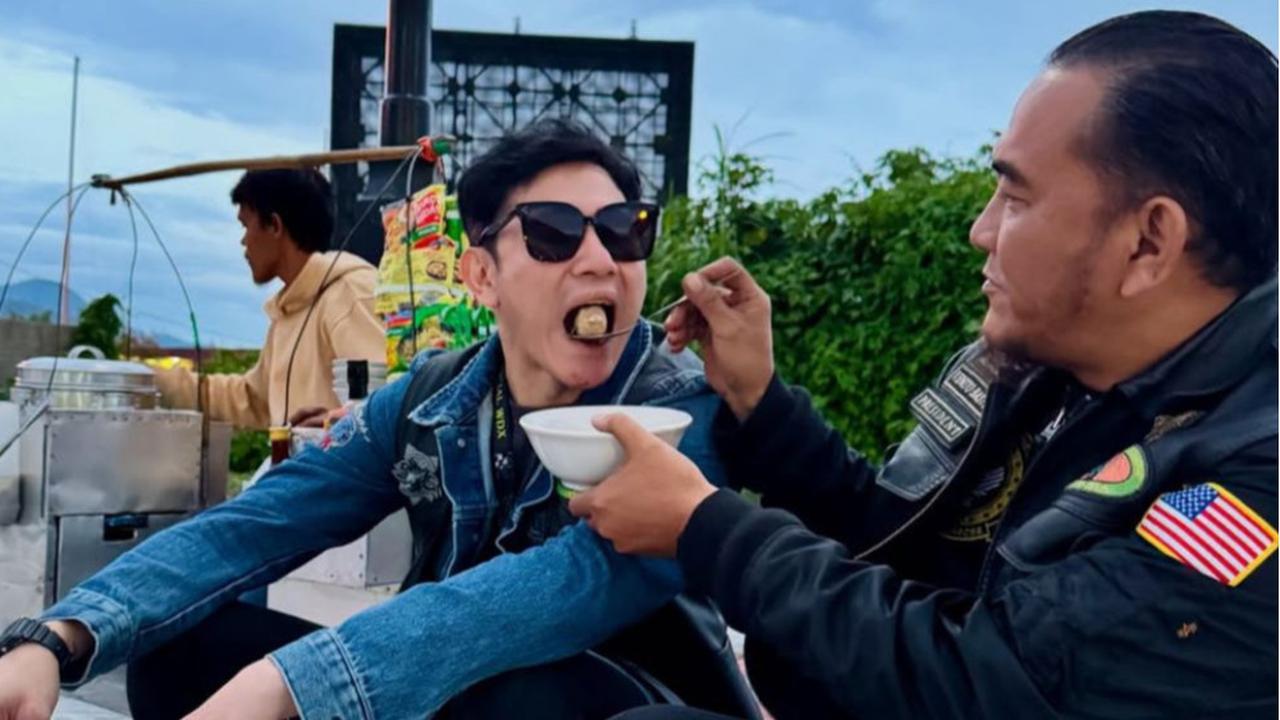 Viral 5 Tampilan Vino G. Bastian Jajan Cuanki, Dukungan untuk Pedagang Kecil