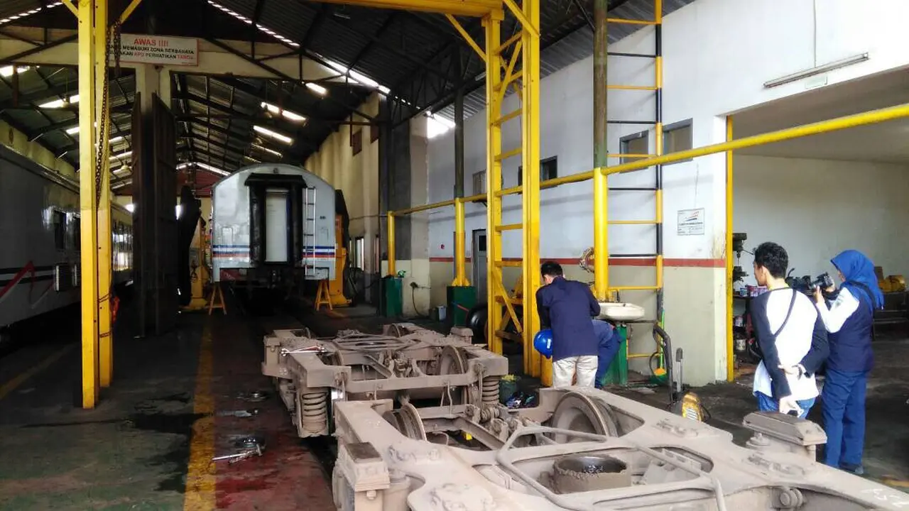 Pemudik dengan Kereta Bakal Diawasi Kamera Saat Makan