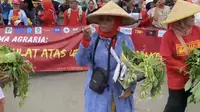 Aksi Hari Tani Nasional, Massa Bawa Hasil Kebun ke DPR