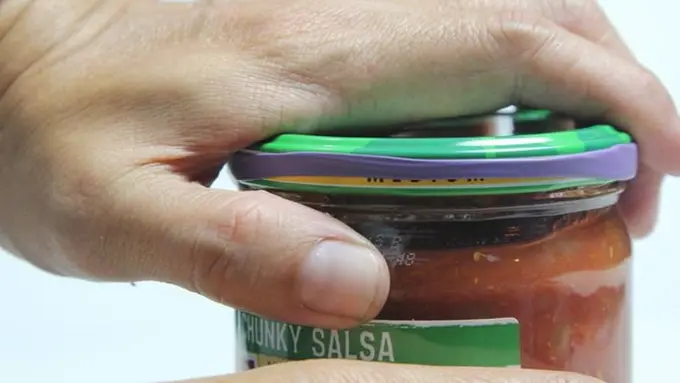 Trik Mudah, Bisa Buka Tutup Jar dengan Waktu 5 detik