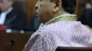 Terdakwa dugaan korupsi proyek e-KTP, Setya Novanto menyimak pembacaan tuntutan pada sidang lanjutan di Pengadilan Tipikor, Jakarta, Kamis (29/3). Sidang mendengar pembacaan tuntutan oleh Jaksa Penuntut Umum. (Liputan6.com/Helmi Fithriansyah)