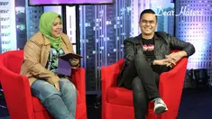 Banyak orang yang belum tahu jika Valentino Jebreeet memiliki sejumlah profesi di luar kegiatannya sebagai komentator sepak bola. 