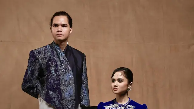 Definisi Couple Goals, Tissa Biani dan Dul Jaelani Serasi Nuansa Royal Blue dan Sentuhan Wastra Nusantara yang Berkelas