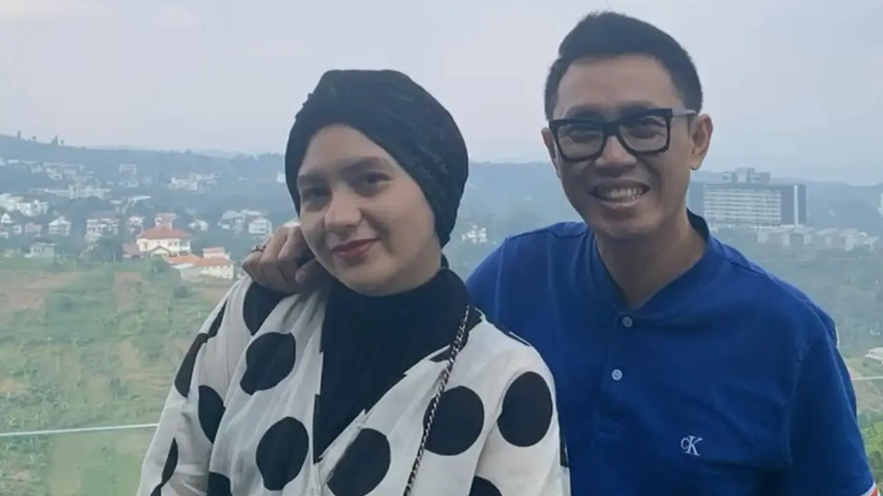 [Fimela] Eko Patrio dan Viona Rosalina