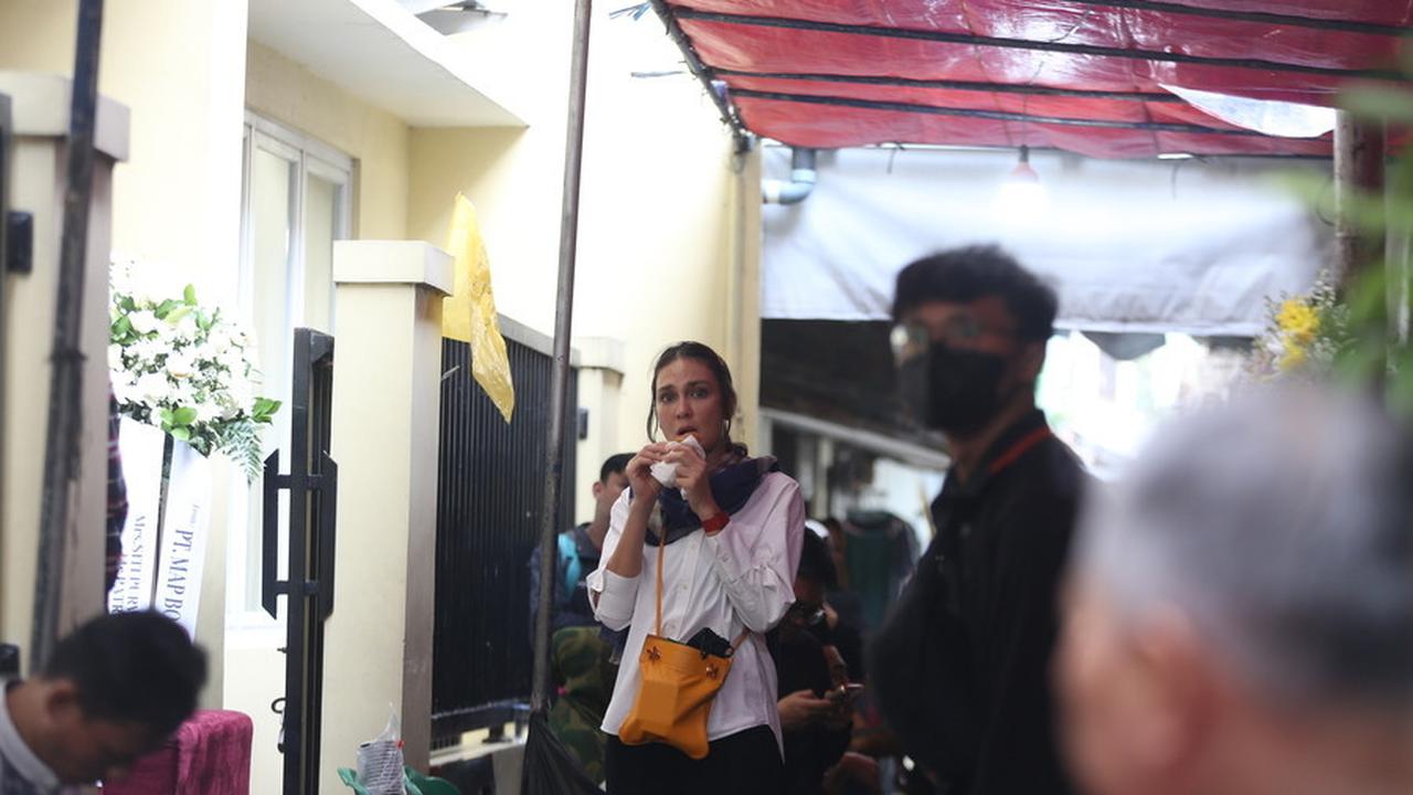 Potret Luna Maya