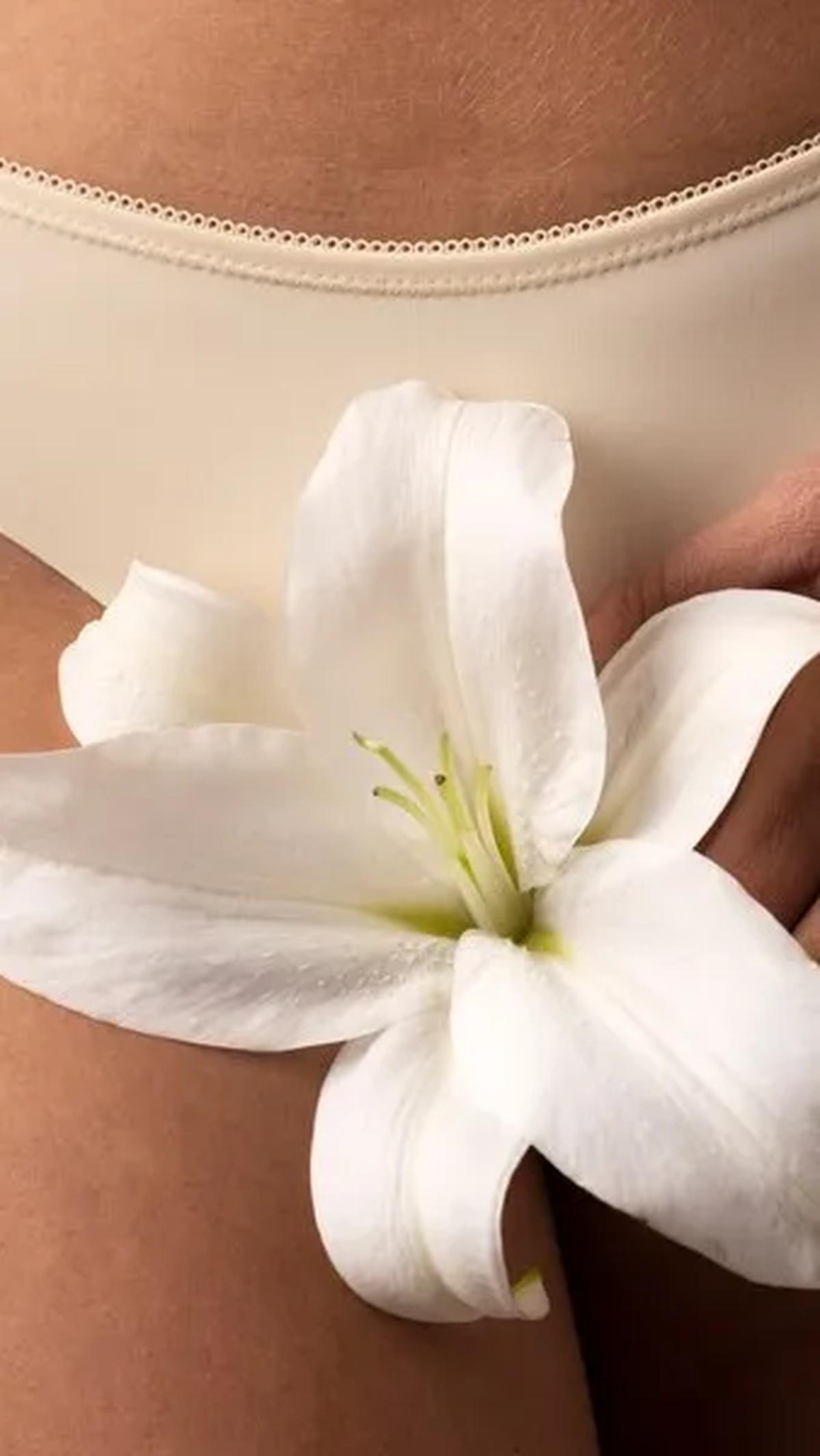 Sebagai solusi, berikut adalah beberapa tips untuk mencukur bulu kemaluan dengan nyaman dan menjaga kebersihan vagina.