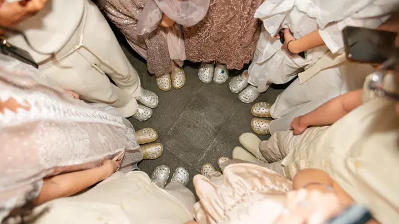 Intip gaya modest ala Naura Ayu untuk Lebaran 2025. [Dok/Fimela/Hilda Irach].