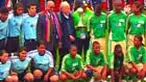 Tuan rumah Afsel rupanya belum cukup direpotkan dengan hajatan piala dunia. Ditengah perhelatan akbar sepakbola itu, mereka menggelar festival "Football for Hope". 