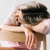 Mual merupakan sebuah gejala atau dampak akan sesuatu, bukan penyakit. Atasi dengan cara ini sebagai pertolongan pertama. (Foto: unsplash.com)