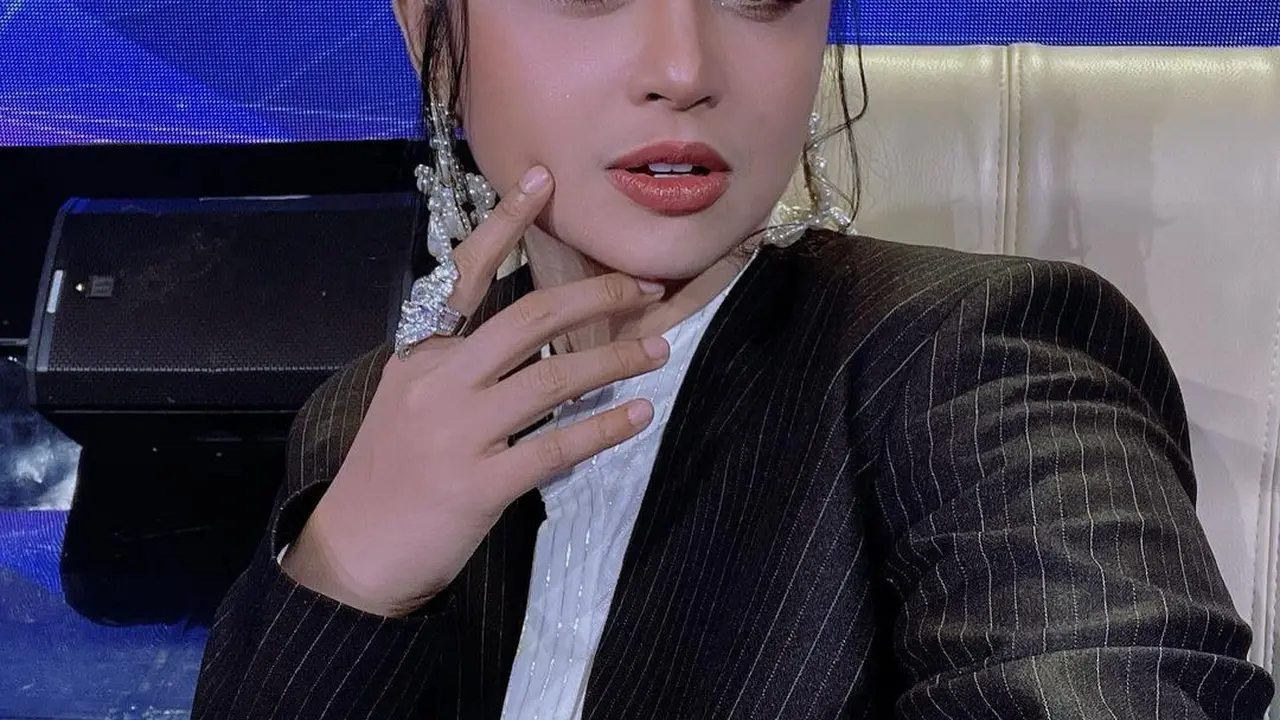 Dewi Perssik