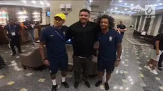 Pemain legendaris timnas Brasil Ronaldo Lima diam-diam memberikan kejutan untuk Neymar di Rusia.