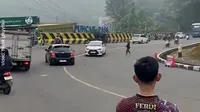 Duduk Perkara Viral Mobil Dikepung Pemotor di Puncak Cianjur