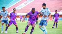 Aksi pemain asing RANS Nusantara, Evandro Brandao (tengah) dalam laga di BRI Liga 1 2023/2024. (Dok RANS Nusantara/Instagram)