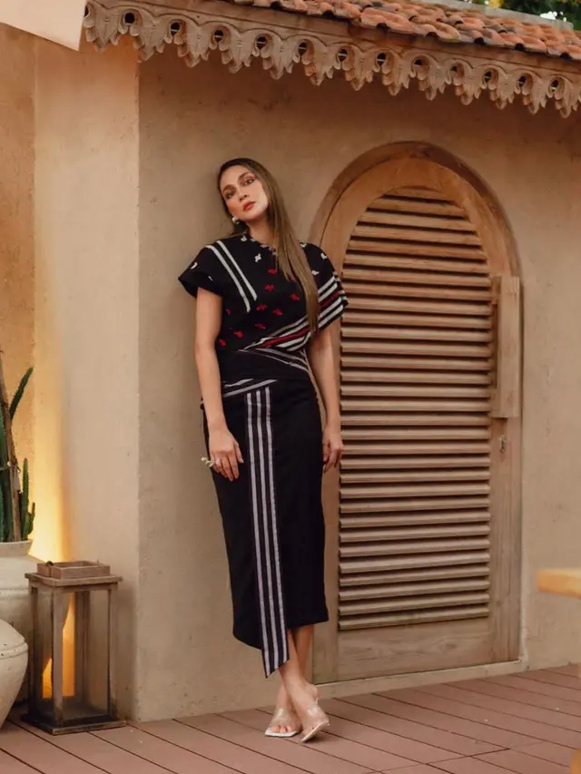 Inspirasi Gaya Cewek Mamba saat Hadiri Acara Resmi