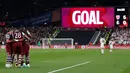 Gelandang West Ham United, Mohammed Kudus bersama rekan setimnya setelah mencetak gol kelima tim saat pertandingan sepak bola leg kedua babak 16 besar Liga Eropa UEFA melawan SC Freiburg di Stadion London, pada 14 Maret 2024. (Ian Kington/AFP)