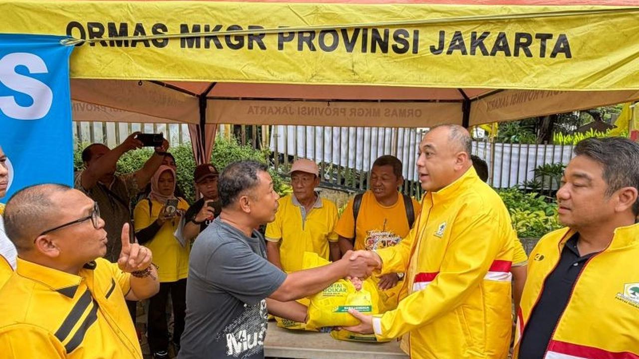 Golkar DKI Jakarta Bagikan Ribuan Sembako, Wujud Syukur Gelar Pahlawan Nasional Soeharto