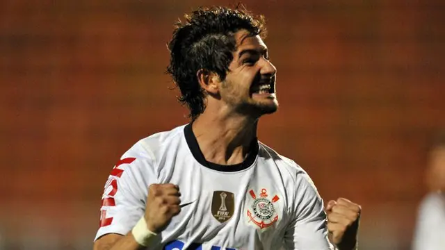 alexandre-pato-131108b.jpg