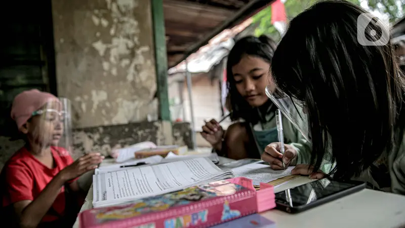 Perjuangan Anak Sekolah Belajar Jarak Jauh Selama Pandemi