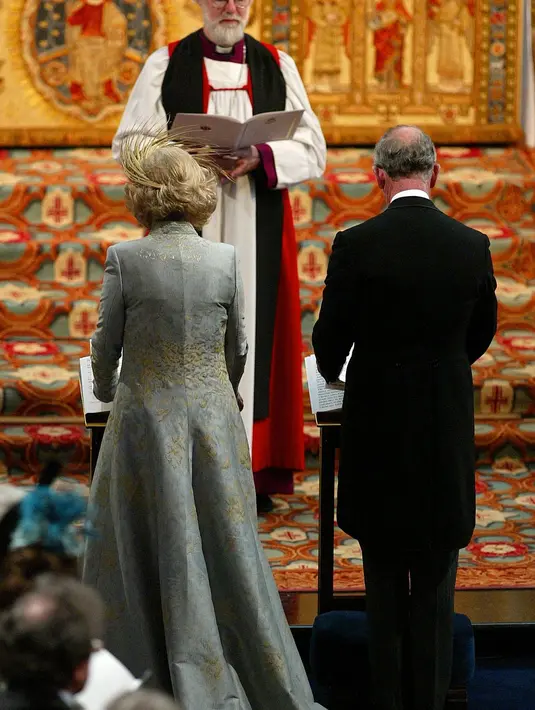 Kedekatan Charles dan Camilla masih berlanjut hingga memunculkan isu menjadi salah satu penyebab keretakan rumah tangganya dengan Putri Diana. Hingga Charles dan Diana resmi cerai tahun 1996. (AFP/Bintang.com)