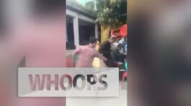 Sang pria juga sempat mengancam kedua belah pengantin di hadapan keluarga besarnya.