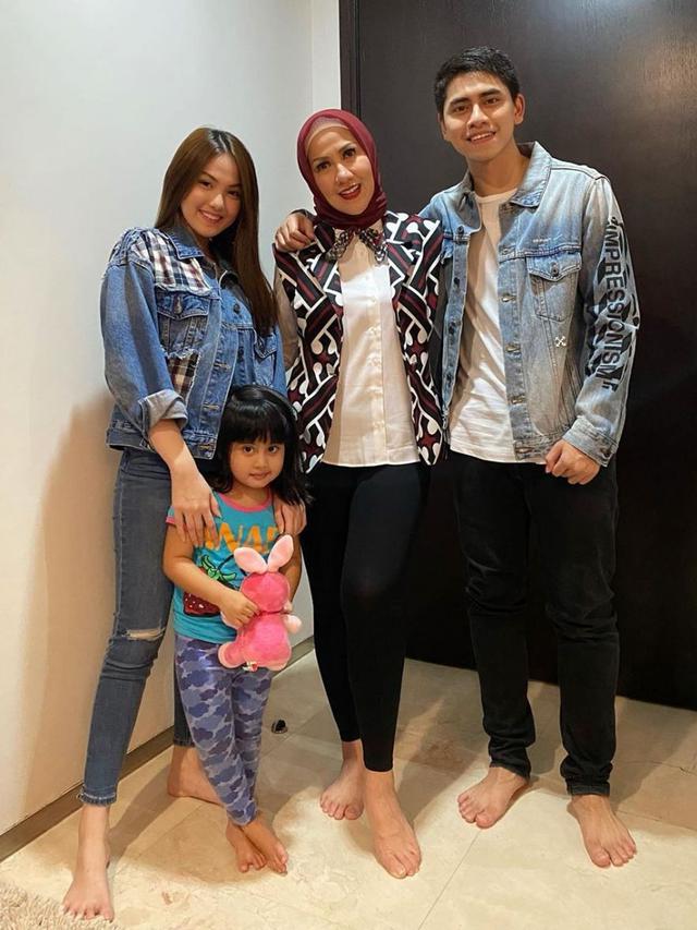 6 Momen Kedekatan Venna Melinda dan Aisyah Aqilah, Bak Ibu Kandung