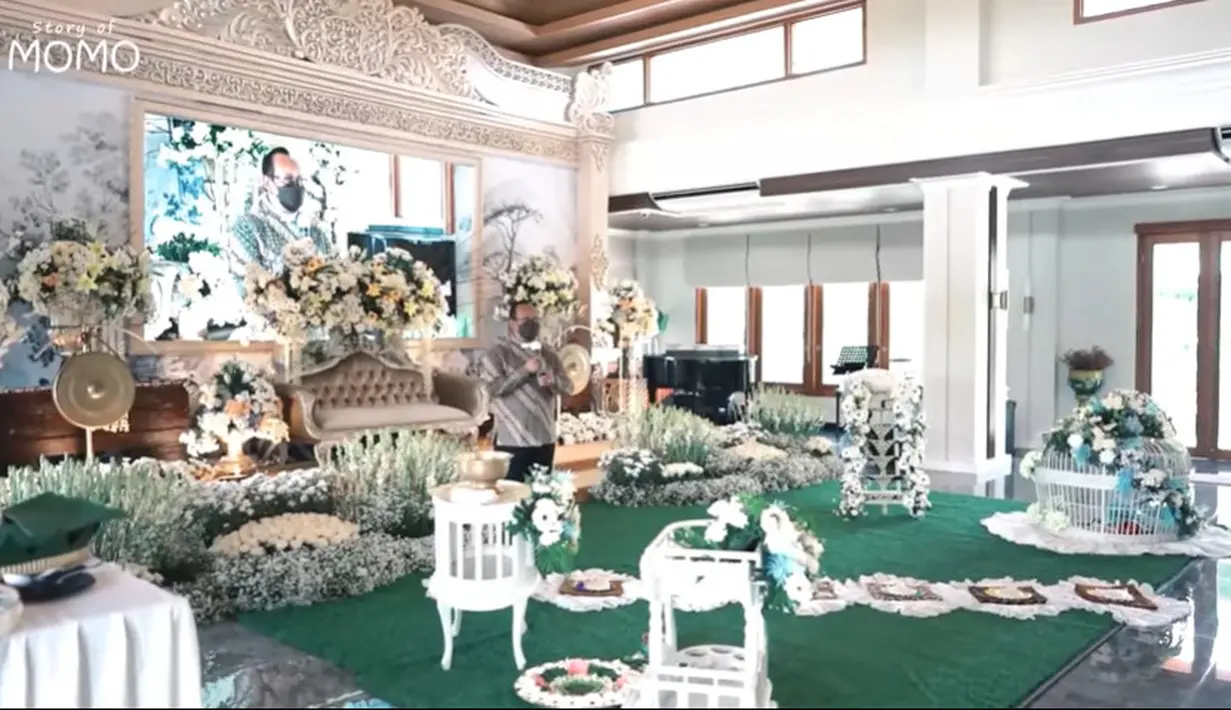 Tedak siten anak kedua Momo Geisha (Youtube/Momo Youtube Channel)