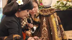 Anne Avantie Ubah Kain Perca Batik Jadi Jubah Kanak-Kanak Yesus untuk Misi Perdamaian di Praha