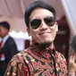 Desta merupakan salah satu fans berat dari salah satu klub liga Inggris, Liverpool. Ia pun tak melewatkan kesempatan saat Liverpool berkunjung ke Indonesia. (Adrian Putra/Bintang.com)