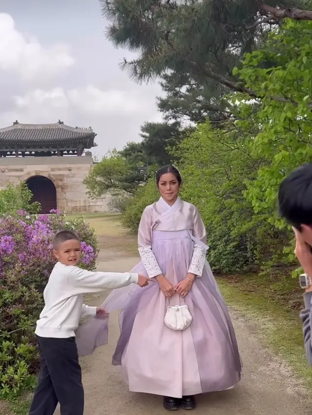 Aksi El Barack jadi fashion stylit dadakan banjir pujian