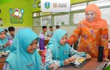 Gubernur Khofifah Tegaskan Komitmen Perkuat Gizi Masyarakat Lewat Program Jatim Sehat Menuju Indonesia Emas 2045
