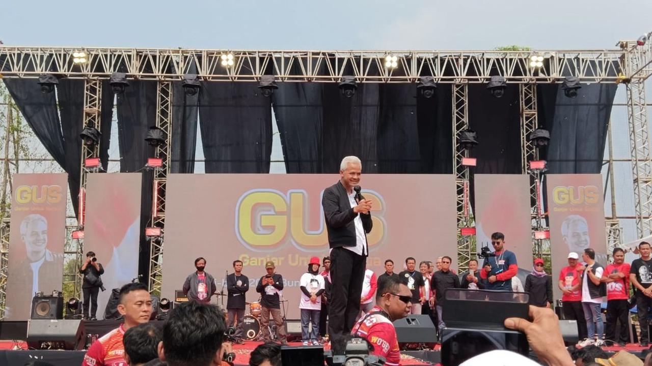 "Nasi Krawu ini kan kemasannya tradisional. Bisa dikonsep dengan dijual online, pasti ada banyak warga Gresik di luar sana dengan masakan khas itu. Itu kan juga bisa dibuat begitu"