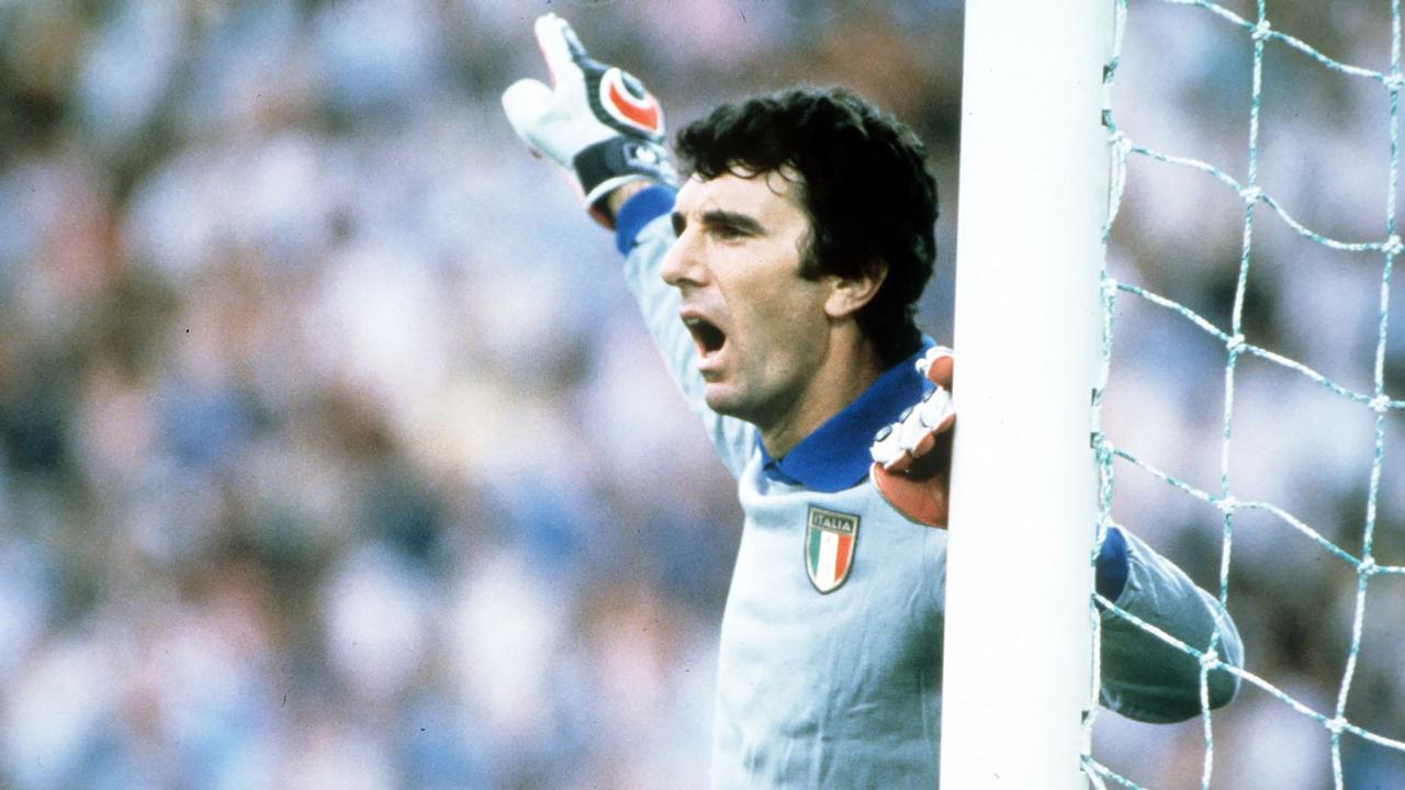 Foto Piala Eropa: 5 Pemain Tertua Timnas Italia Sepanjang Sejarah Euro, Termasuk Gianluigi Buffon dan Dino Zoff