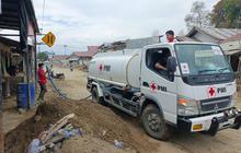 PMI Distribusikan Air Bersih 2,2 Juta Liter untuk Korban Banjir Bandang Aceh