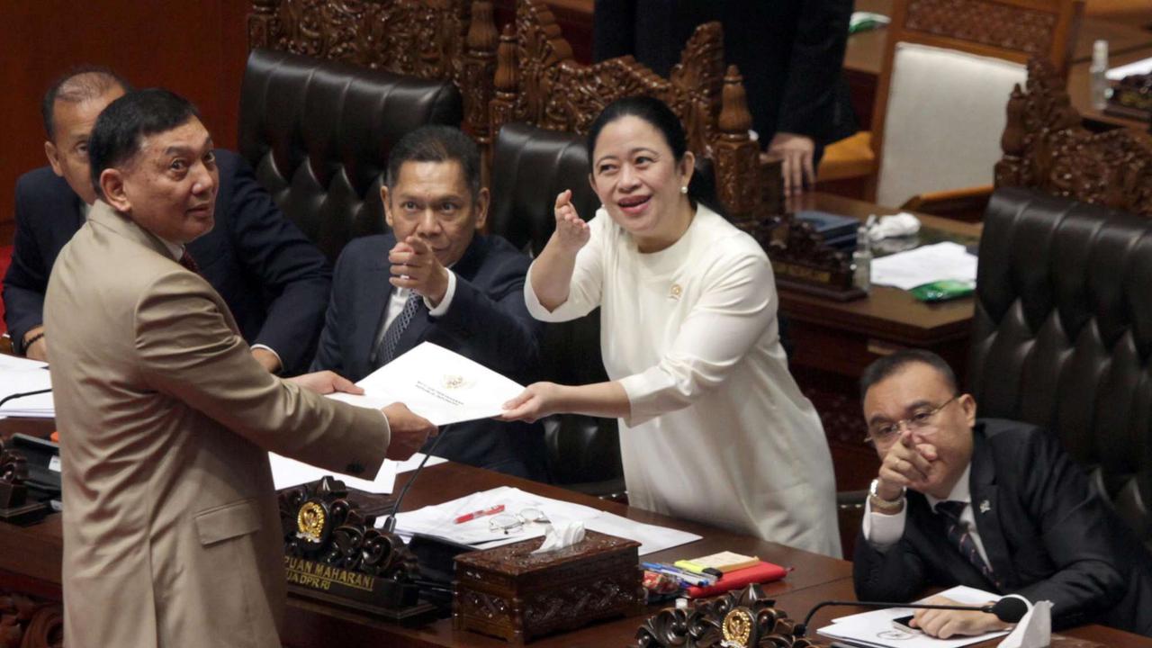 DPR Sahkan UU TNI