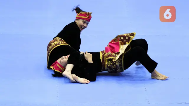 Foto: Riska Hermawan dan Ririn Rinasih Tak Terbendung, Pencak Silat Sumbang Medali Emas SEA Games 2021