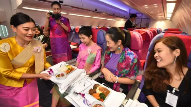 Maskapai Thailand Tawarkan Program Jadi Pramugari Sehari