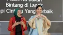 Rayakan Hari Kartini bersama IKAWATI ATR/BPN, Annisa Pohan terlihat anggun dalam balutan kebaya kartini berwarna biru muda lengkap dengan selendangnya.  [@annisayudhoyono]