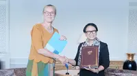 Menteri Luar Negeri RI Retno Marsudi bertemu dengan Menteri Perdagangan Luar Negeri dan Kerja Sama Pembangunan Belanda, Sigrid Kaag, di New York, AS, Kamis (26/9/2019). (Kemlu RI)