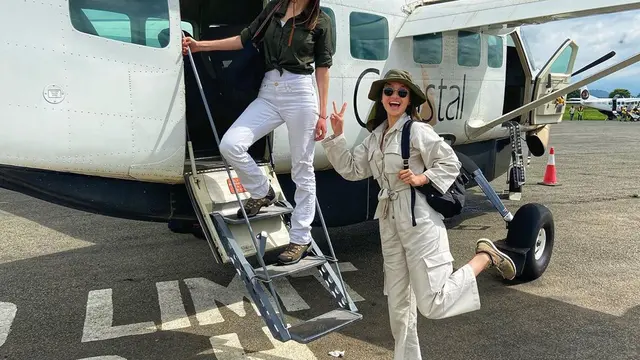 Momen Liburan Raline Shah di Serengeti National Park, Tanzania, Australia.