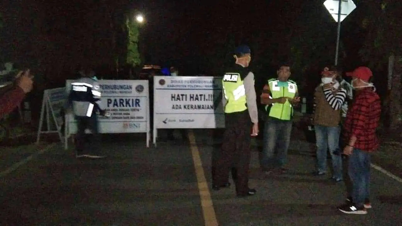 Penutupan jalan lintas provinsi di Pollman, Sulbar