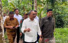 Zulhas Minta Petani Jaga Hutan Lindung Lampung Selatan untuk Cegah Bencana Alam
