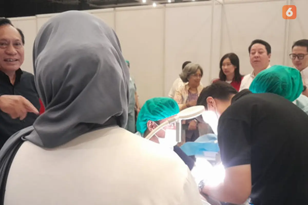 Pakuwon Group bekerja sama dengan EMC Healthcare dan Yayasan Pundi Amal Peduli Kasih (YPP) menggelar sunatan massal pada 700 anak di The Kasablanka Hall Jakarta, Selasa, (16/6/2026).
